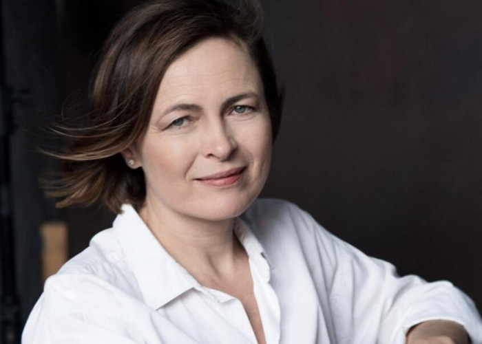 «Δεν μπορώ να δουλεύω για έναν δολοφόνο» Η διευθύντρια του Κρατικού Θεάτρου της Μόσχας παραιτήθηκε