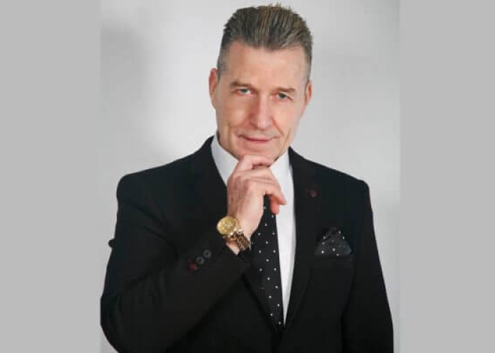 Τον «κάρφωσε» με φωτογραφία ο Γκότσης: Στο μπαλκόνι πολυκατοικίας ποδήλατο του Δήμου Σερρών!