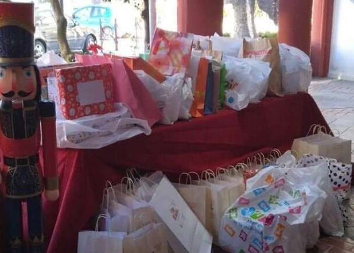 Κοινή δράση της  Κ.Ε.ΔΗ.Σ. και του συλλόγου «Σερραίες Μανούλες»: Ούτε ένα παιδί χωρίς δώρο τα Χριστούγεννα Ο Άη Βασίλης ξεκίνησε…