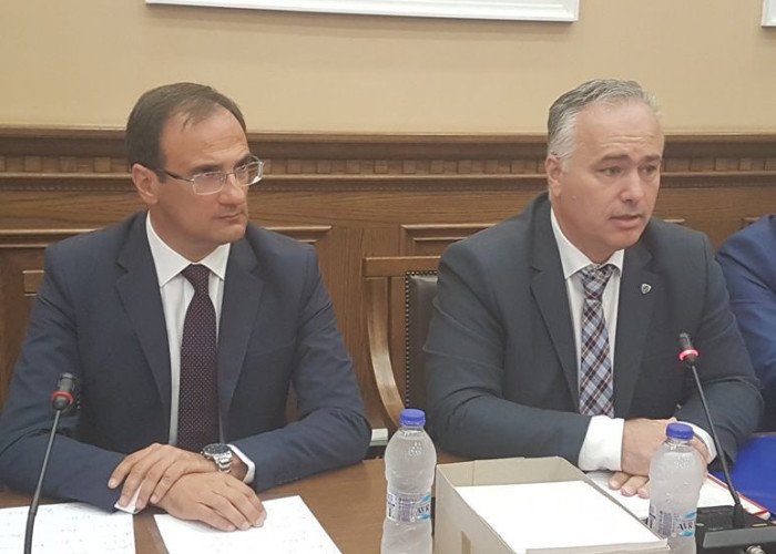 Στο Δήμο Σερρών: Όλα τριγύρω αλλάζουνε και όλα τα ίδια μένουν!