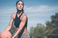 ΤΟ ΙΔΑΝΙΚΟ ΠΡΟΓΡΑΜΜΑ ΓΥΜΝΑΣΤΙΚΗΣ ΓΙΑ ΜΙΑ ΕΠΙΠΕΔΗ ΚΟΙΛΙΑ ΣΕ 30 ΗΜΕΡΕΣ!