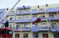 ΕΛΛΗΝΕΣ ΠΥΡΟΣΒΕΣΤΕΣ ΚΑΙ Ο ΑΓΙΟΣ ΒΑΣΙΛΗΣ ΠΗΓΑΝ ΣΤΗΝ ΟΓΚΟΛΟΓΙΚΗ ΜΟΝΑΔΑ ΠΑΙΔΩΝ!