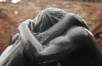 ΔΙΑΛΕΞΕ ΑΝΘΡΩΠΟΥΣ ΜΕ ΖΕΣΤΗ ΑΓΚΑΛΙΑ, ΑΠΑΛΟ ΧΑΔΙ ΚΑΙ ΜΠΟΛΙΚΗ ΚΑΤΑΝΟΗΣΗ!