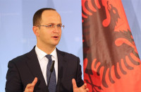 ΕΠΙΜΕΝΟΥΝ ΟΙ ΑΛΒΑΝΟΙ: ΤΑ ΣΠΙΤΙΑ ΤΩΝ ΕΛΛΗΝΩΝ ΣΤΗ ΧΕΙΜΑΡΡΑ ΔΕΝ ΑΝΗΚΟΥΝ ΣΕ ΙΔΙΩΤΕΣ!