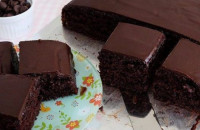 ΦΤΙΑΞΕ ΤΟ ΩΡΑΙΟΤΕΡΟ CAKE ΣΟΚΟΛΑΤΑΣ ΟΠΩΣ Η ΜΑΜΑ ΣΟΥ!