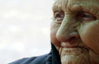 ΜΑΝΑ, ΣΗΜΑΙΝΕΙ ΑΓΑΠΗ: Η ΜΗΤΕΡΑ ΔΕΝ ΠΡΟΔΙΔΕΙ, ΔΕΝ ΕΓΚΑΤΑΛΕΙΠΕΙ, ΑΓΑΠΑΕΙ ΜΟΝΟ!