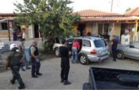 «ΚΟΛΑΣΗ» ΞΑΝΑ ΤΟ ΠΥΡΙ ΒΟΙΩΤΙΑΣ: ΡΟΜΑ ΛΗΣΤΕΨΑΝ ΟΔΗΓΟ – ΠΕΤΟΥΣΑΝ ΠΕΤΡΕΣ ΣΕ ΠΕΡΙΠΟΛΙΚΑ ΚΑΙ ΑΥΤΟΚΙΝΗΤΑ!