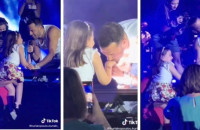 To μεγαλείο του Κωνσταντίνου Αργυρού: Τραγουδά γονατιστός σε κοριτσάκι με κινητικά προβλήματα