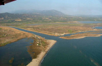 Επιτρέπεται η κολύμβηση στις ακτές της Π.Ε. Σερρών: Εξαιρείται η περιοχή εκβολής του ποταμού Στρυμόνα