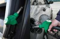 Θεσσαλονίκη: 21χρονος φούλαρε το αμάξι του 133 ευρώ βενζίνη και έγινε καπνός