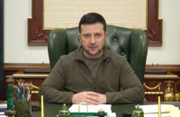 Ζελένσκι: Ο Μακρόν μου ζήτησε να παραχωρήσω εδάφη στον Πούτιν για να λήξει ο πόλεμος στην Ουκρανία