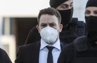 Μπάμπης Αναγνωστόπουλος: Η στιγμή που η μητέρα του απαρνείται on camera την ταυτότητά της – «Λάθος κάνετε» (ΒΙΝΤΕΟ)