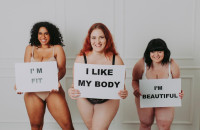 Περπατήστε ελεύθερες και όμορφες όπως είστε, με τα κιλά μας, τις ραγάδες μας, καλά μας μπάνια ρε!