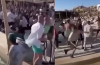 Ντροπιαστικές εικόνες στη Μύκονο: Άγριος ξuλοδαρμός σε beach bar μεταξύ μεθυσμένων ατόμων
