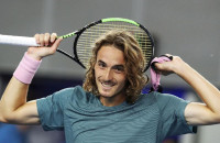 Ο Τσιτσιπάς έκανε δώρο στον πατέρα του super car 240.000 € [vid]