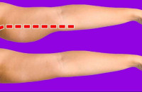 Χαλαρά μπράτσα τέλος: 8 εύκολες ασκήσεις για να τα εξαφανίσεις, με μόλις 5 λεπτά τη μέρα