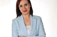 Αναρωτιέται η Αριάδνη Παπαφωτίου: Μέλος του Δ.Σ.του ΟΠΑΚΠΑ, πήρε απευθείας ανάθεση;