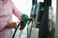 Ετοιμάζει η Κυβέρνηση: Παρέμβαση για το πετρέλαιο κίνησης