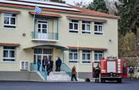 APOLITIC: Θα έπρεπε να.. σιωπήσουν!