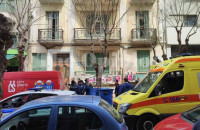 Θεσσαλονίκη : “Βουτιά θανάτου” νεαρής από ταράτσα πολυκατοικίας, στο κέντρο της πόλης
