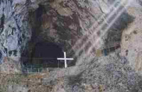 Μυστηριώδη σπήλαια του Αγίου Όρους (Βίντεο)