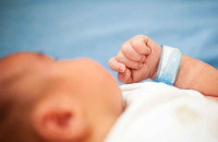 Αγοράκι γεννήθηκε με 2 πέη και χωρίς πρωκτό – συμβαίνει 1 στις 6 εκατομμύρια γεννήσεις