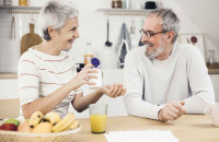 Διατροφή και συμπληρώματα: Τι χρειάζεστε ανάλογα με την ηλικία σας