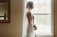 Έκανε 20 χρόνια οικονομία, για τον γάμο των ονείρων της: τελικά, παντρεύτηκε τον εαυτό της