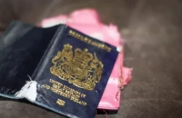 Ο σκύλος έφαγε το διαβατήριό της, χάνει τον τελικό του Παγκοσμίου κυπέλλου ράγκμπι