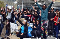 Σαντορίνη: Μαθητές Έβγαλαν Μισό Τόνο Σκουπίδια Από Παραλία