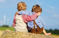 Δυο φίλοι και δυο μηνύματα: Μια ιστορία που εξηγεί ακριβώς τι σημαίνει πραγματική φιλία.