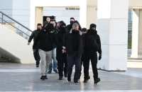 Ένταση στη δίκη για τη 12χρονη στον Κολωνό: Η μητέρα όρμησε στον Ηλία Μίχο