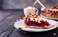 Συνταγή για εύκολη κερασόπιτα -Λαχταριστή και ζουμερή, το καλύτερο επιδόρπιο για το καλοκαίρι