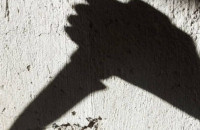 Λάρισα: Άνδρας μαχαίρωσε τον αδερφό του και τραυμάτισε δύο άτομα… λίγο πριν τον Επιτάφιο