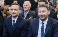 Σύμφωνα με τις στοιχηματικές ντέρμπι στο ΠΑΣΟΚ μεταξύ Ανδρουλάκη και Δούκα