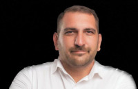 Παναγιώτης Κεΐσογλου: Όσα δεν φτάνει η αλεπού τα κάνει κρεμαστάρια