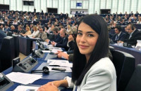 Κερδίζει έδαφος η Αφροδίτη Λατινοπούλου μαζί με Λε Πεν, Όρμπαν,  Σαλβίνι, και Βίλντερς