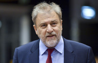 Νότης Μαριάς: Να πως Ελλάδα και Κύπρος άνοιξαν την Κερκόπορτα για ψήφιση του Κανονισμού SAFE