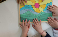 Ένα ξεχωριστό κυκλικό βαλιτσάκι φτάνει σε σχολεία των Σερρών