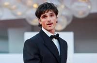 Ο Τζέικομπ Ελόρντι μιλάει για τη μεταμόρφωσή του σε τέρας του Φρανκενστάιν – «Η πιο αγνή μορφή του ευατού μου»