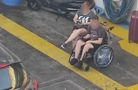 Ελλάδα 2025: Παιδί ΑμεΑ ταξίδεψε σε γκαράζ πλοίου μέσα στον καύσωνα