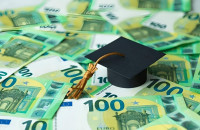 Νέα ετήσια φοιτητική ενίσχυση 3.400 ευρώ / Ποιοι φοιτητές θα την λάβουν Νέα ετήσια φοιτητική ενίσχυση 3.400 ευρώ / Ποιοι φοιτητές θα την λάβουν