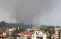 "Ο ήρωας πιλότος" της φωτιάς στον οικισμό Αγίου Ραφαήλ- Νέο βίντεο