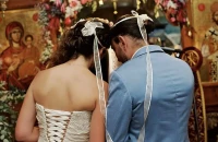 Οpγή με τις «ταρίφες» στις εκκλησίες σε γάμους και βαφτίσεις – Τα «ιερά» πακέτα και η πατέντα να βγαίνουν «λάδι»