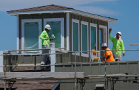 Η ΓΣΕΕ απαιτεί την τήρηση των μέτρων για τον καύσωνα