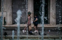 Ξεκίνησε ο καύσωνας, καμίνι όλη η χώρα - Πού θα φτάσει και τους 43 βαθμούς το θερμόμετρο σήμερα
