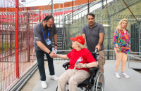 Υποδοχή φιλάθλου με κινητικά προβλήματα στο γήπεδο του Πανσερραϊκού