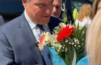 Επίσκεψη του Υπουργού Υγείας Άδωνι Γεωργιάδη στο ΓΝ Δράμας- Τον υποδέχθηκαν με τριαντάφυλλα