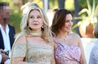 Συγκινημένη η Αγάπη Πολίτη στον γάμο του γιου της Παύλου Βαρδινογιάννη: Τους εύχομαι υγεία και αγάπη