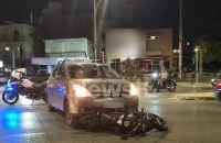 Τροχαίο με μηχανάκι και αυτοκίνητο στη λεωφόρο Αμφιθέας